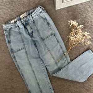 light denim pants